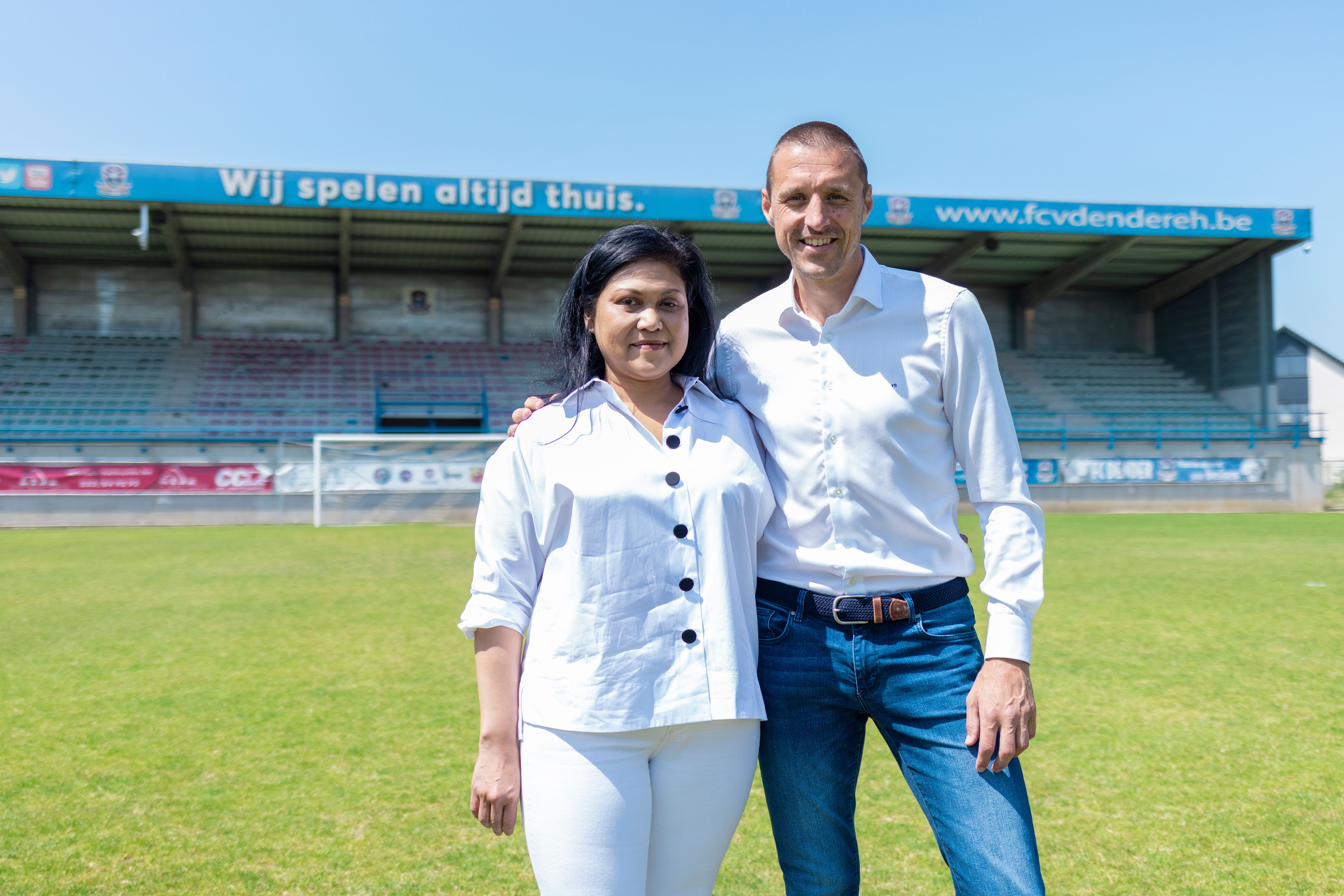 Ook Timmy Simons speelt nog 2 jaar langer thuis in het Dender Football Complex.