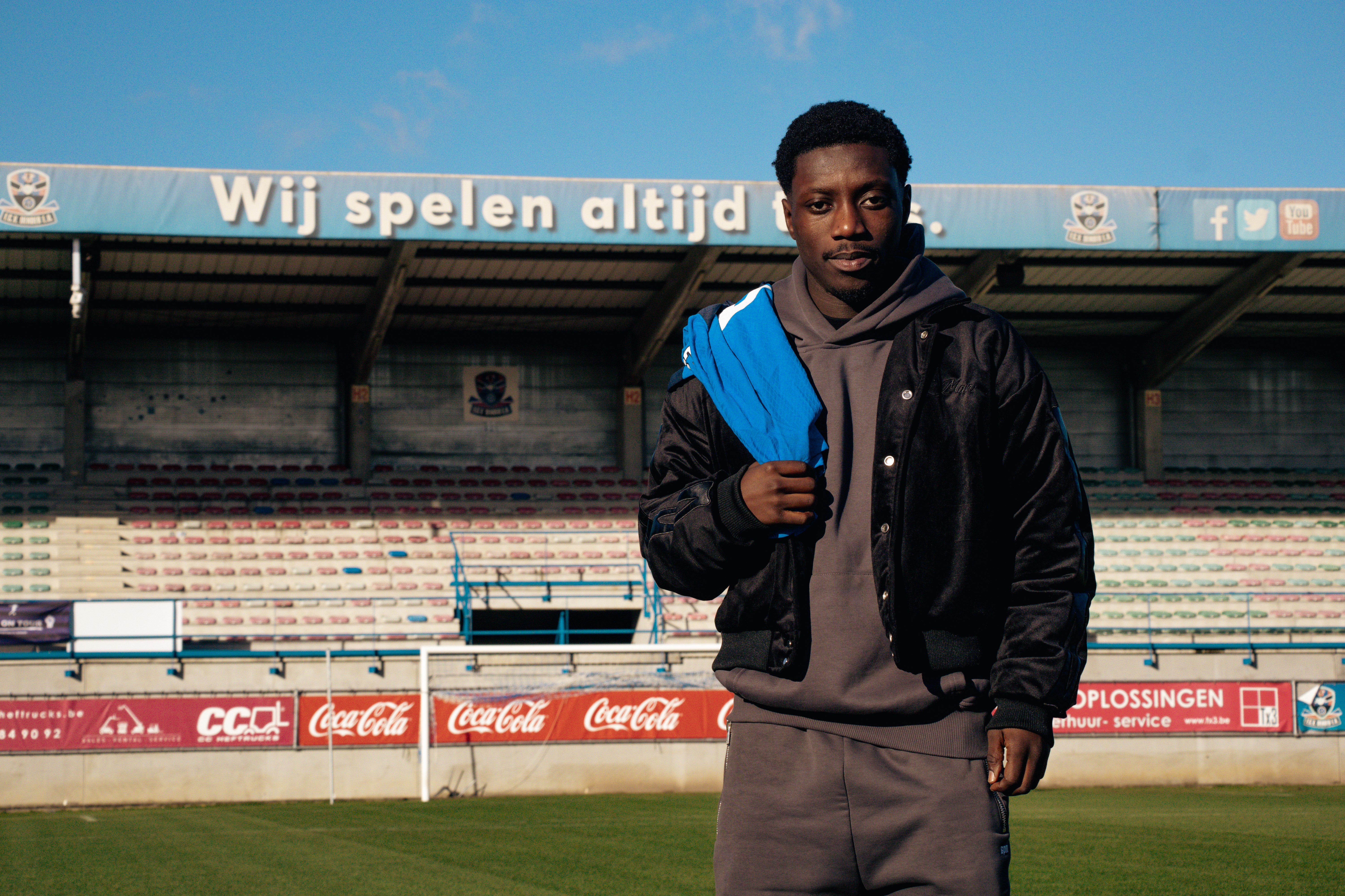 Nieuwe middenvelder voor onze club, Desmond Acquah
