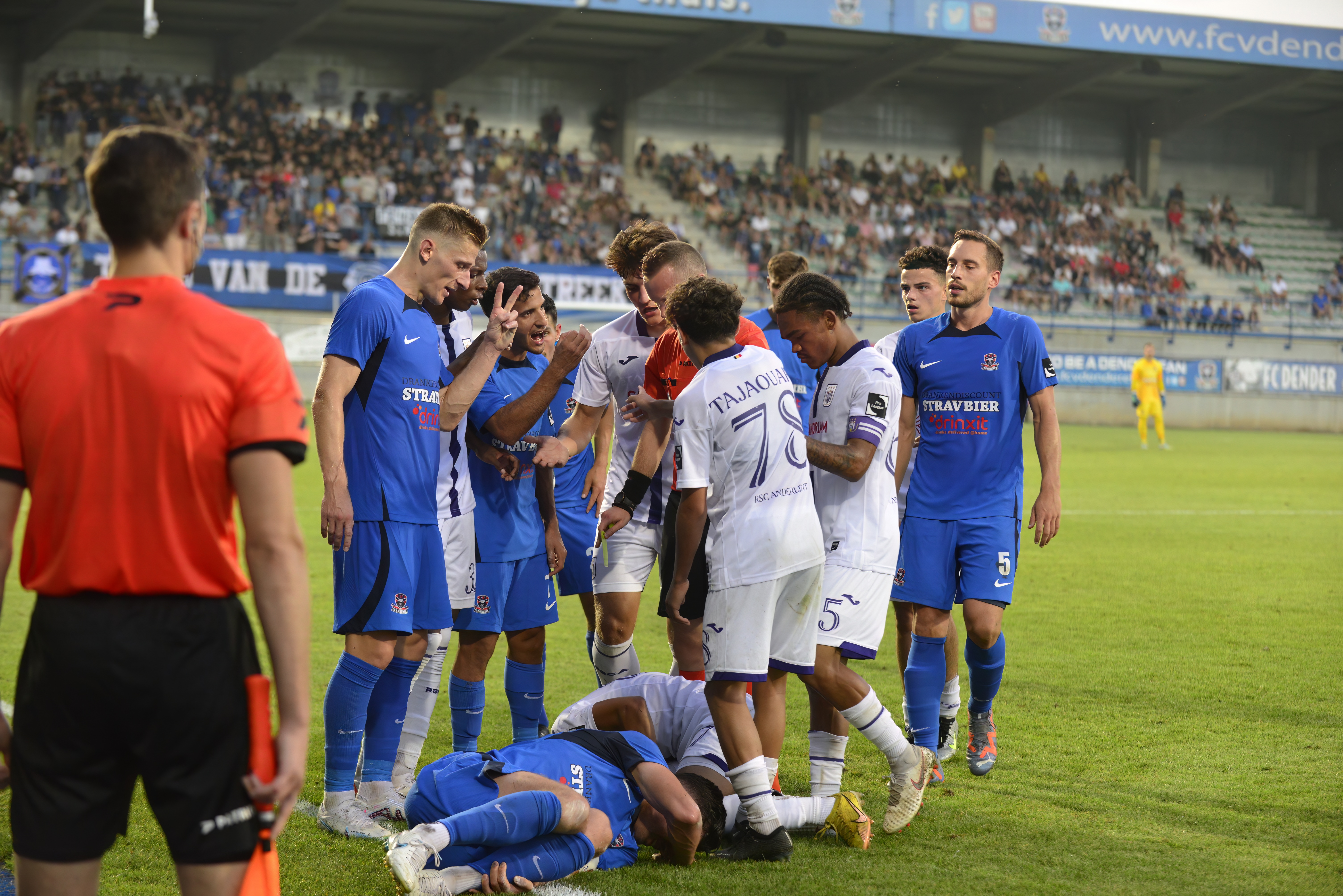 Fotoreportage FC D - RSCA Futures, 2 - 3.