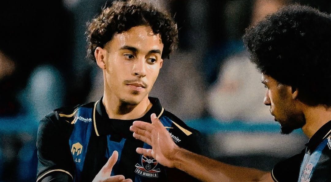 FC Dender - Patro Eisden, 1 - 0. Zij aan zij en vijf op een rij