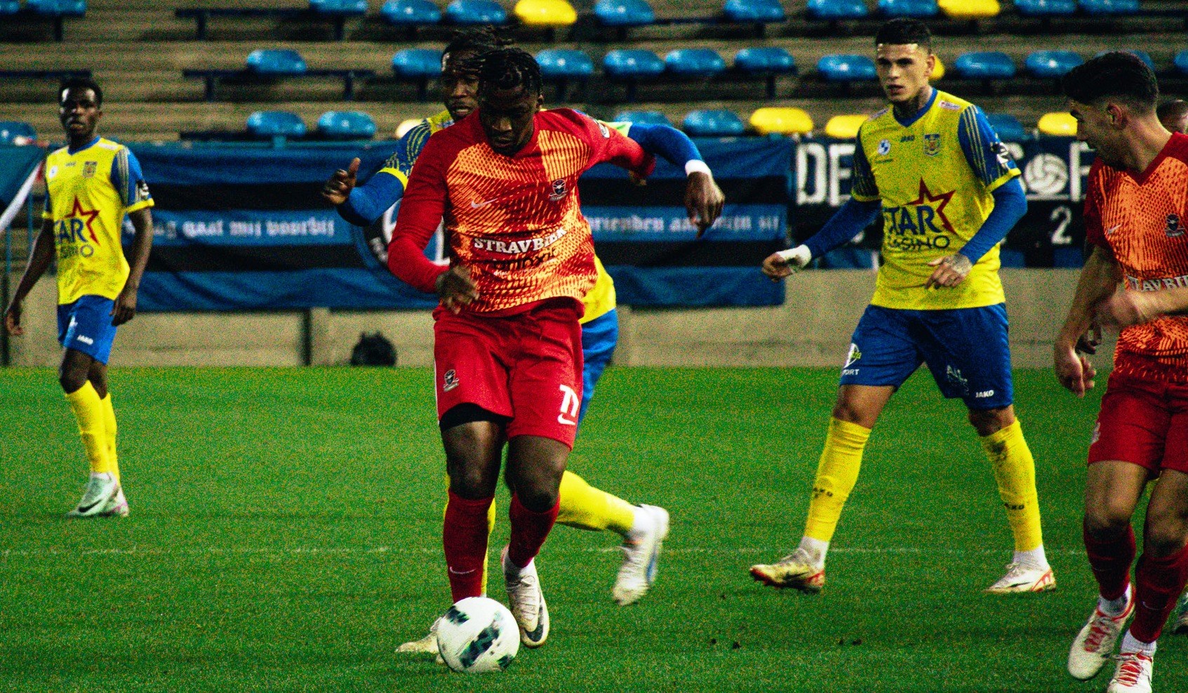 SK Beveren - FC Dender, 3-2. Nipte nederlaag na intense partij.