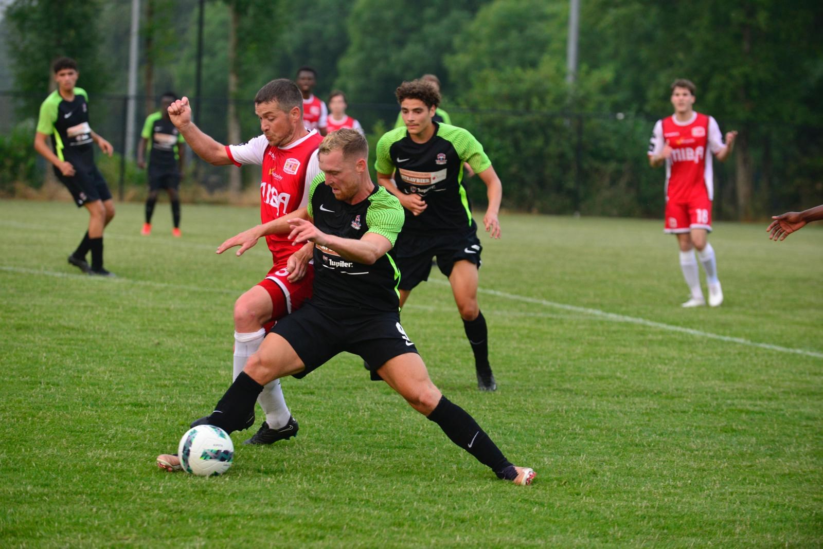 Oefenwedstrijd Standard Denderleeuw - FC Dender, 0 - 7.